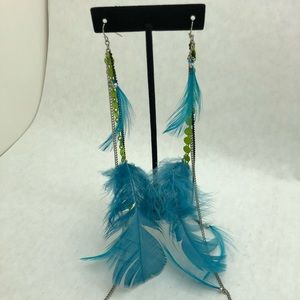 Feathers fun earrings